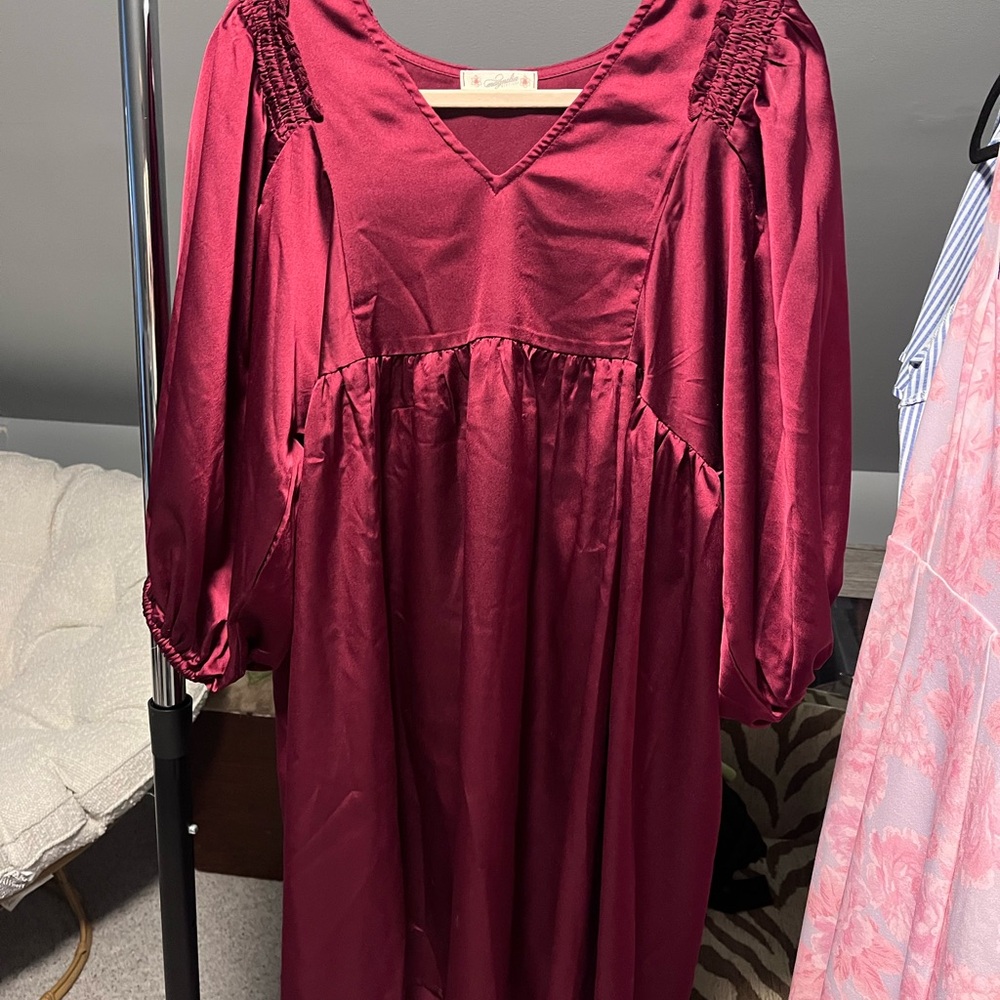Elegant Burgundy Dress with V-Neck